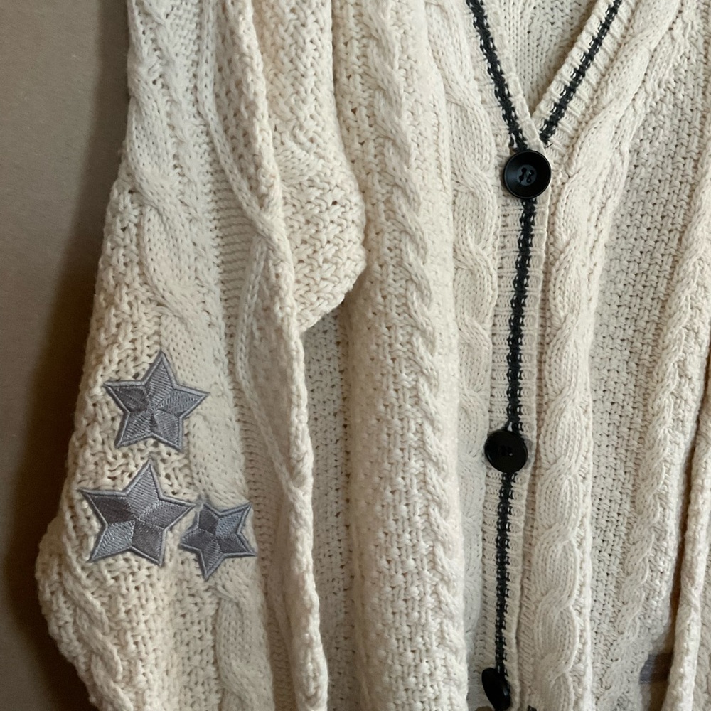 Taylor Swift Folklore cable knit cardigan. Size XL - Picture 4 of 7